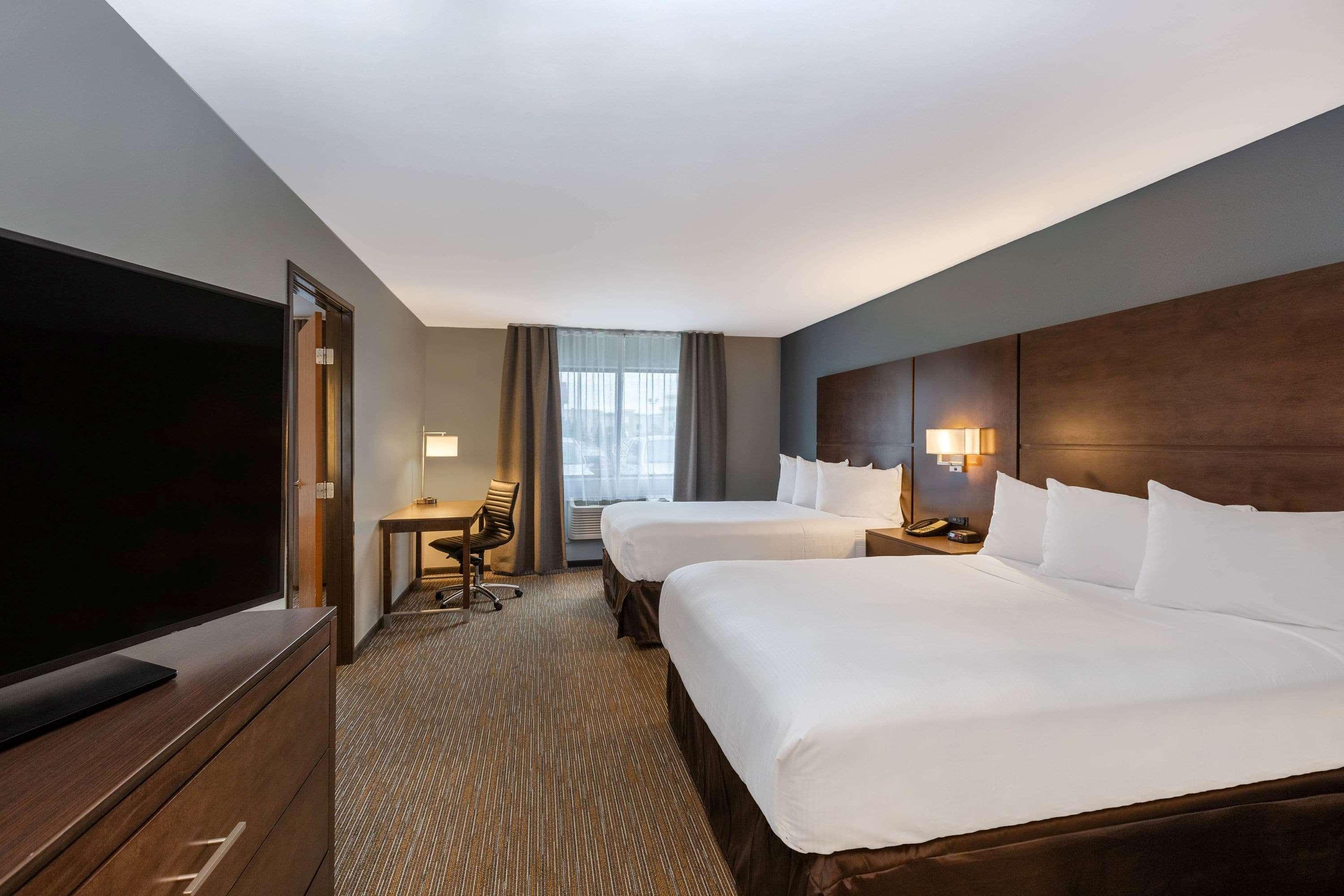 Wingate By Wyndham Waterpark Hotel 2*