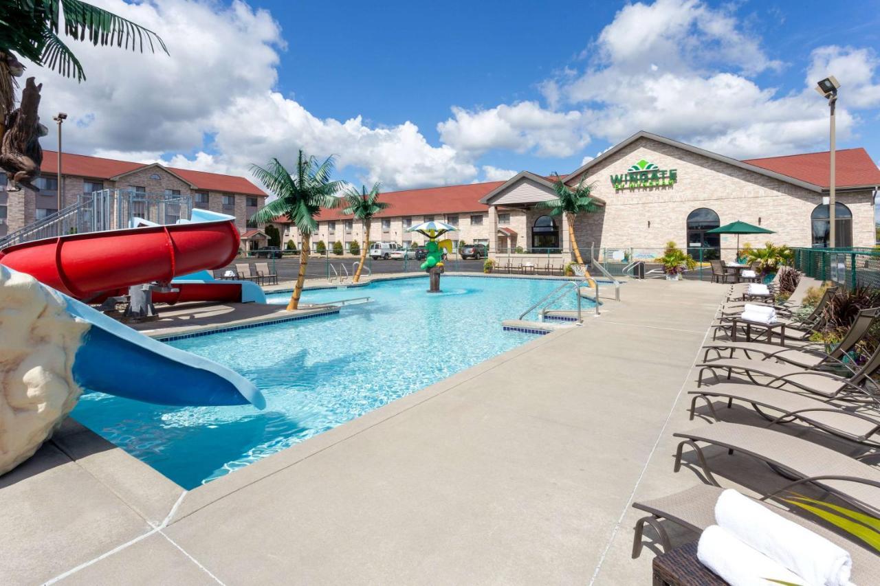 Wingate By Wyndham Waterpark Lake Delton