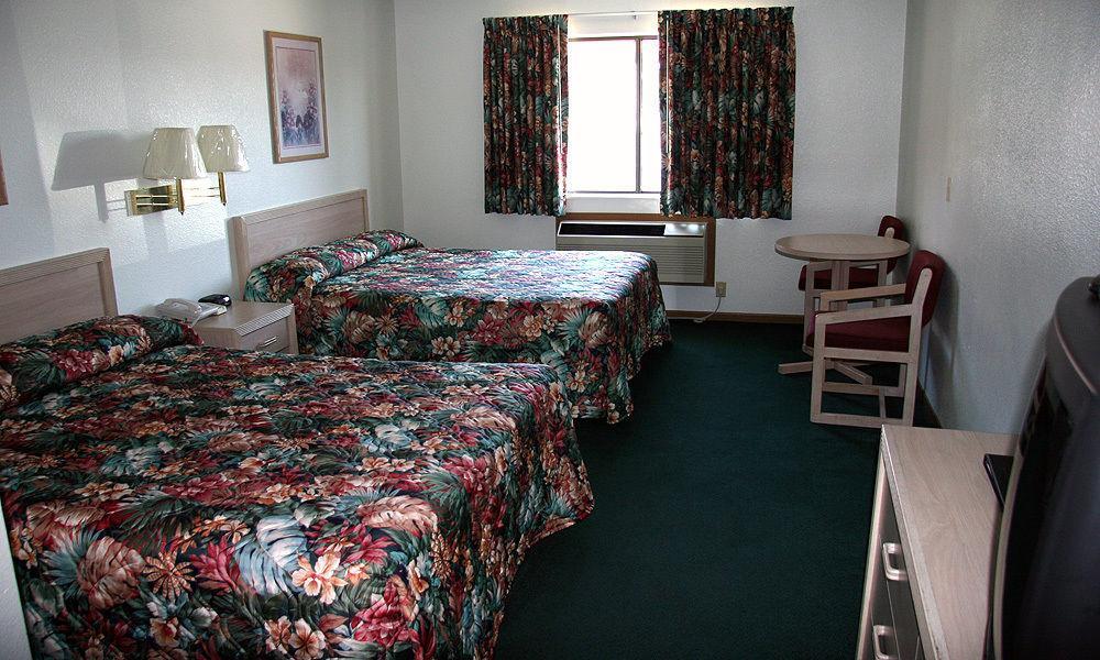 Wingate By Wyndham Waterpark Hotel 2*