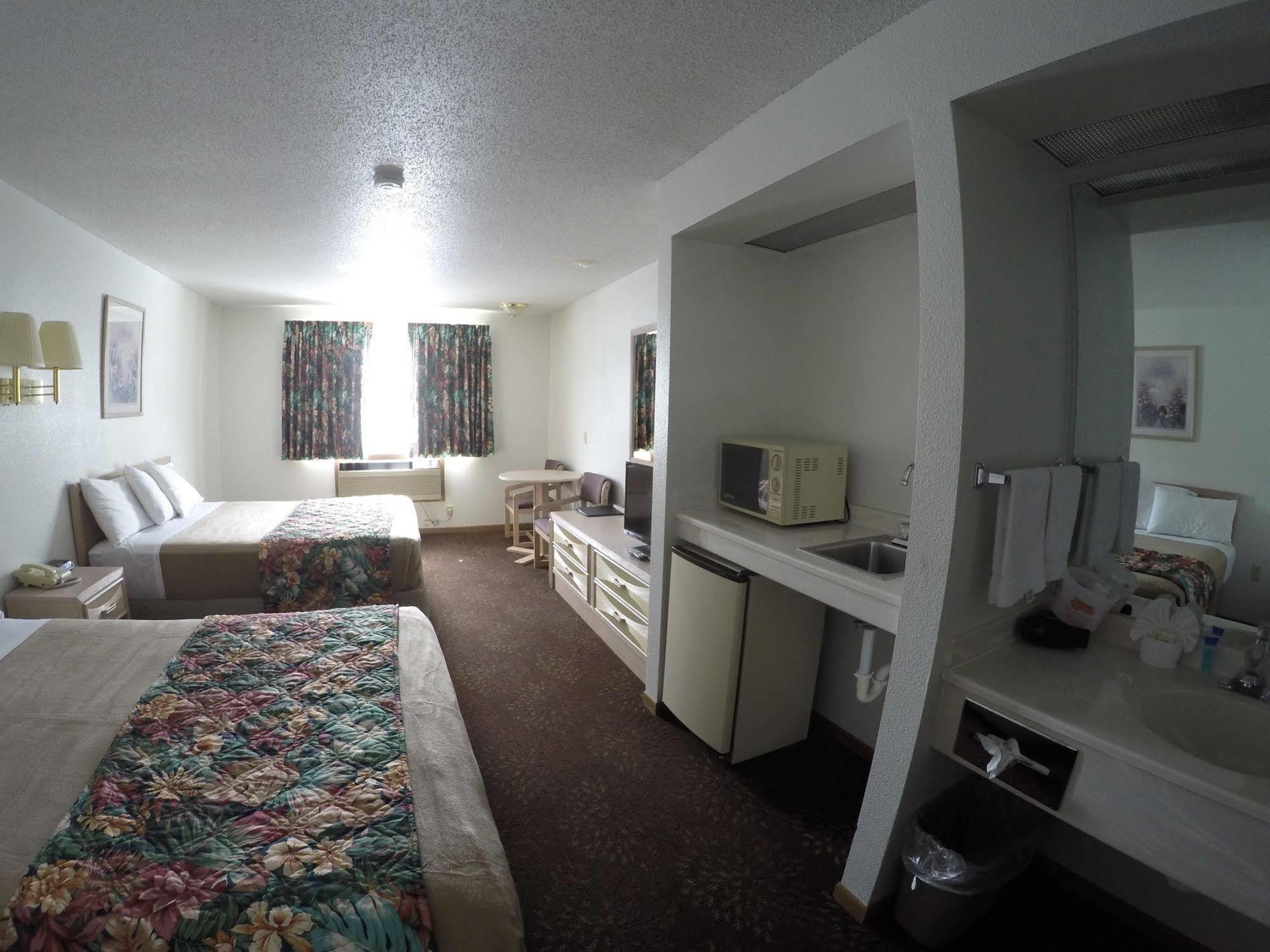 Wingate By Wyndham Waterpark Lake Delton