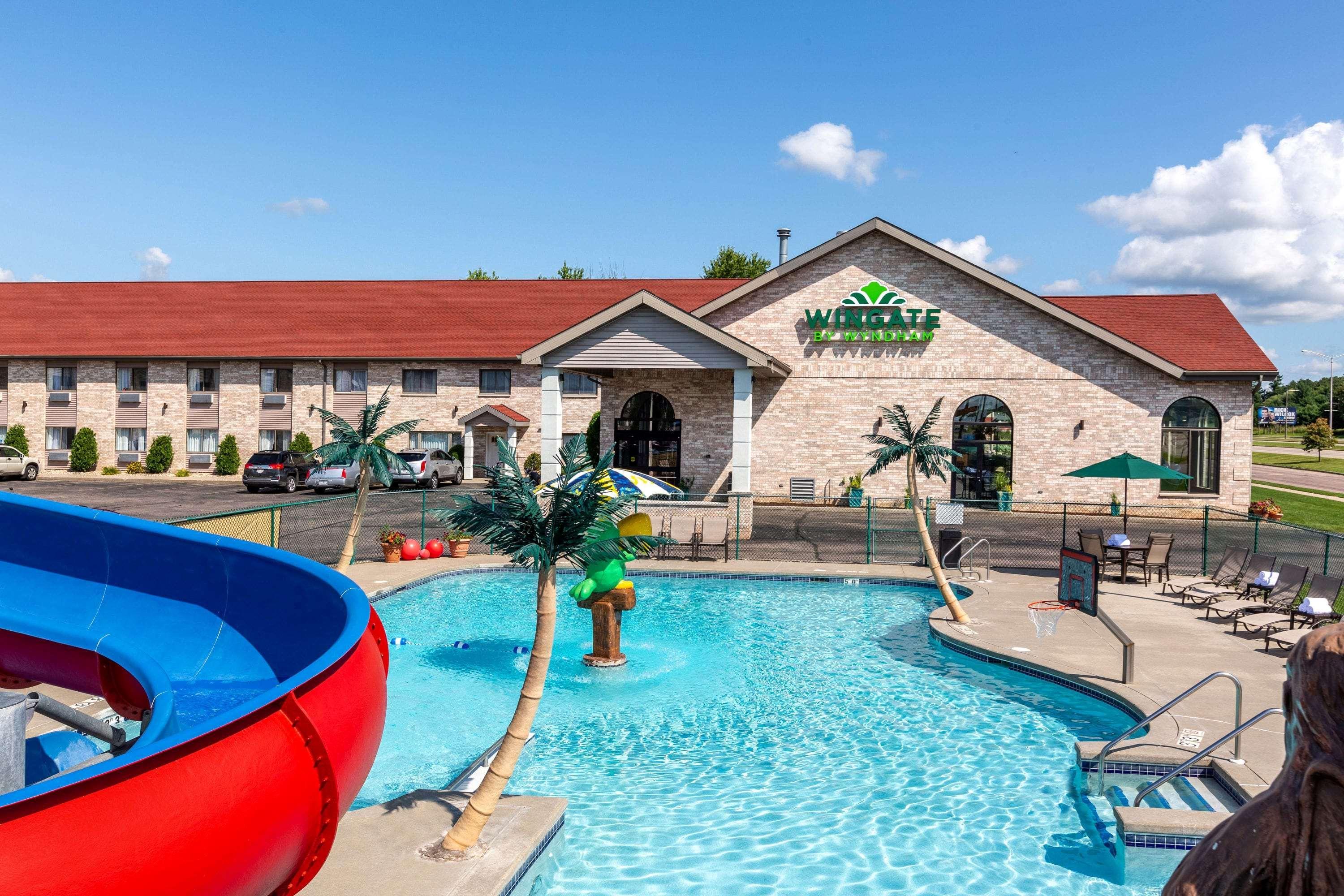 Wingate By Wyndham Wisconsin Dells Waterpark Lake Delton