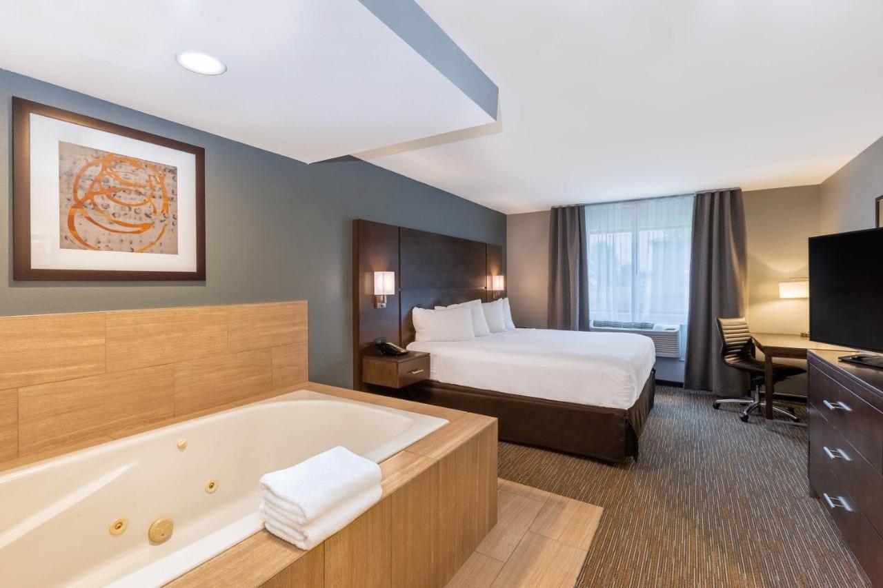 Hotel Wingate By Wyndham Wisconsin Dells Waterpark Lake Delton
